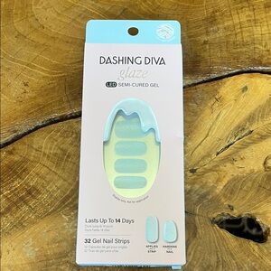 Dashing Diva Glaze LED Semi-Cured Gel Nail Strips - Blue